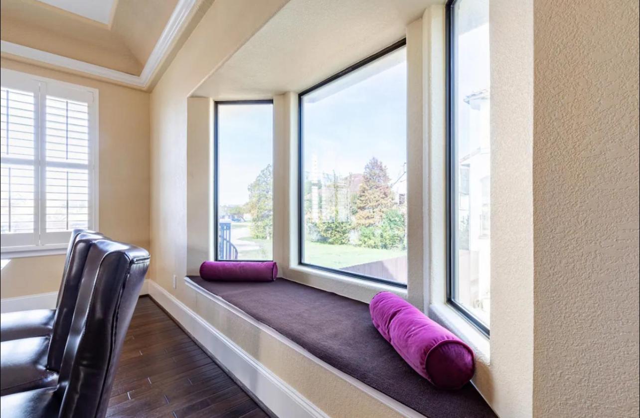 Adelina Mini-castle At Galleria With Heated Pool & Tatil Evi